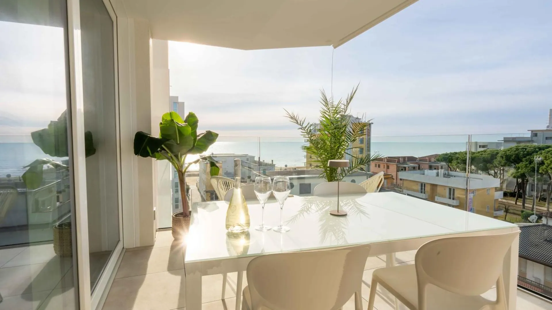 Vibra Larimar Apartment Lido di Jesolo Italy